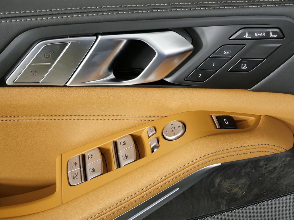 Thumbnail: 2026 BMW X7 - 39