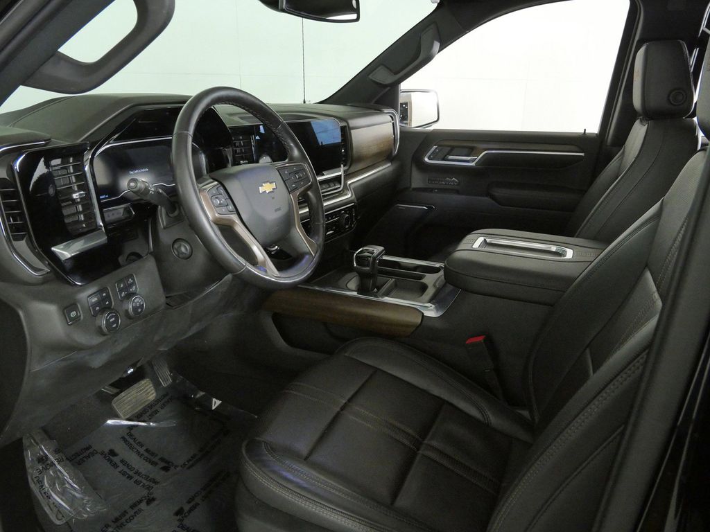 Thumbnail: 2022 Chevrolet Silverado 1500 - 33