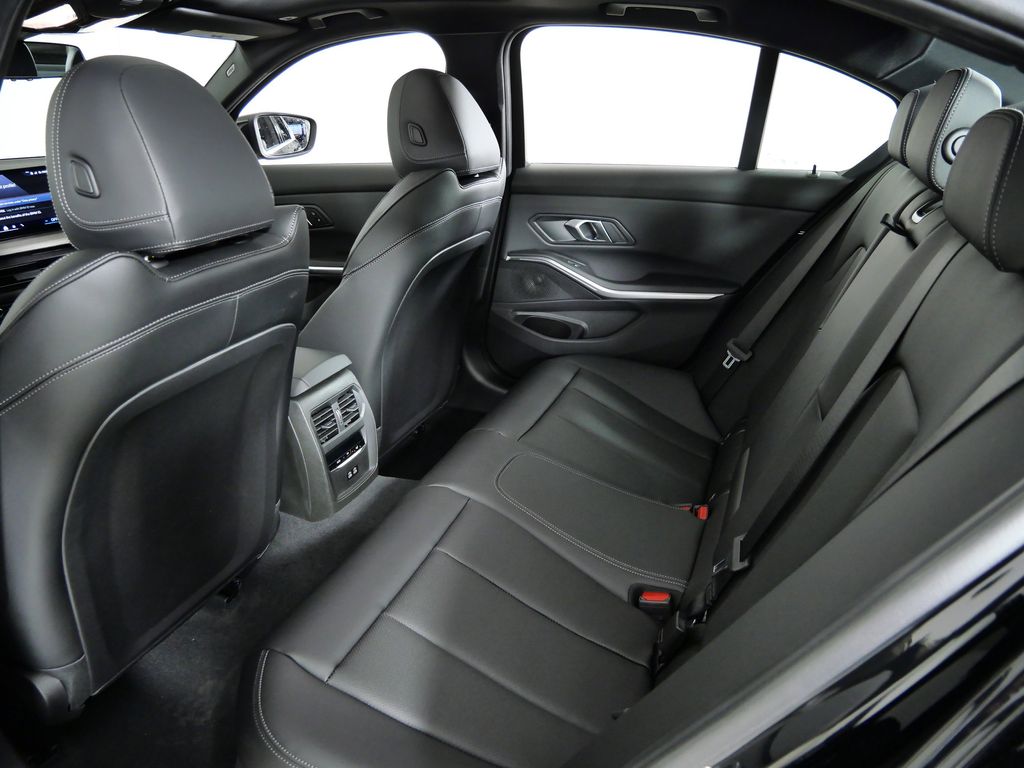 Thumbnail: 2026 BMW 3 Series - 30