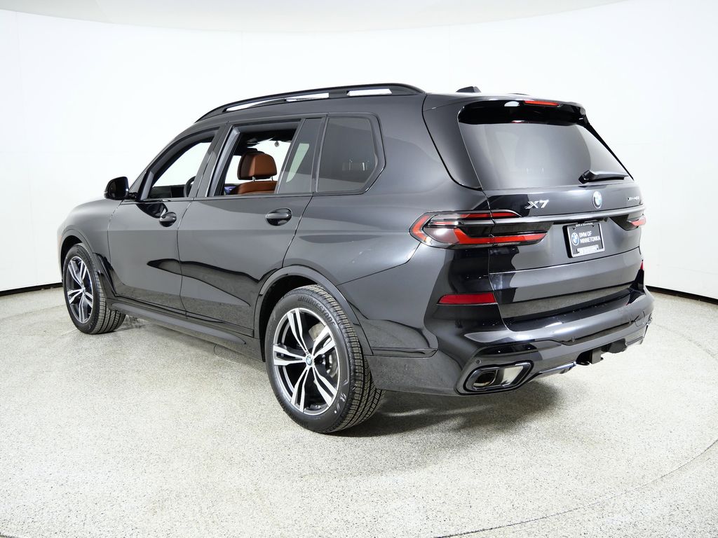 Thumbnail: 2026 BMW X7 - 14