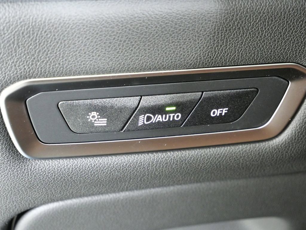 Thumbnail: 2026 BMW X7 - 43