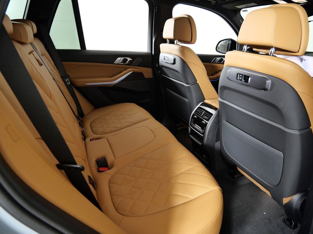 Thumbnail: 2026 BMW X5 - 26