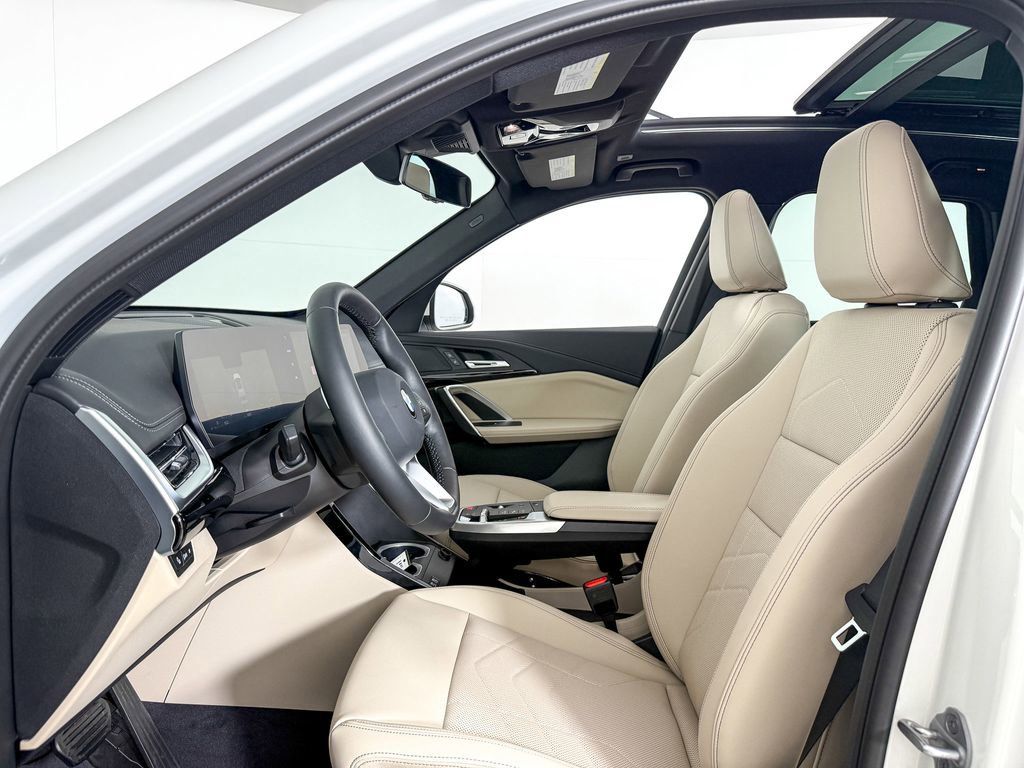 Thumbnail: 2025 BMW X1 - 33