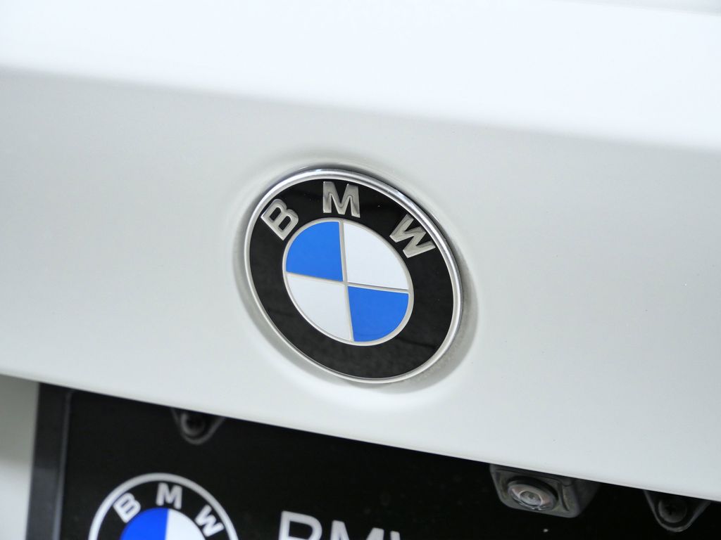 Thumbnail: 2025 BMW 3 Series - 14