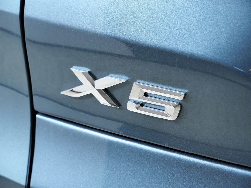 Thumbnail: 2026 BMW X5 - 15