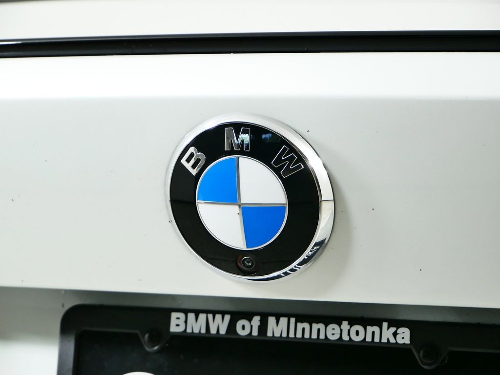 Thumbnail: 2026 BMW 4 Series - 10