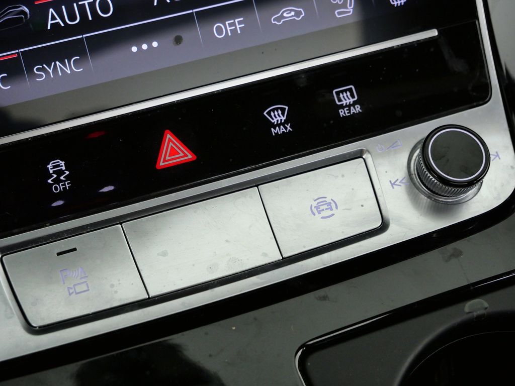 Thumbnail: 2023 Audi SQ8 - 49