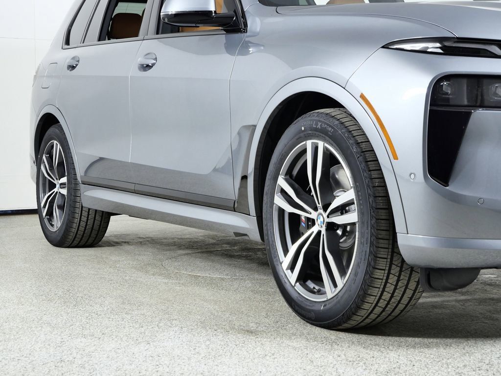 Thumbnail: 2026 BMW X7 - 8
