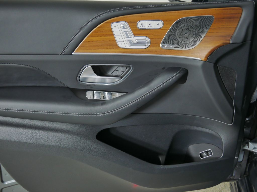 Thumbnail: 2023 Mercedes-Benz GLE - 31