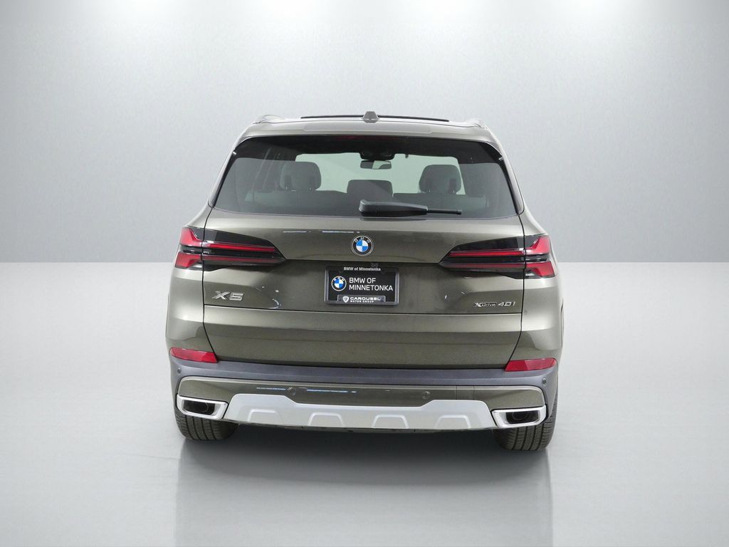 Thumbnail: 2026 BMW X5 - 10