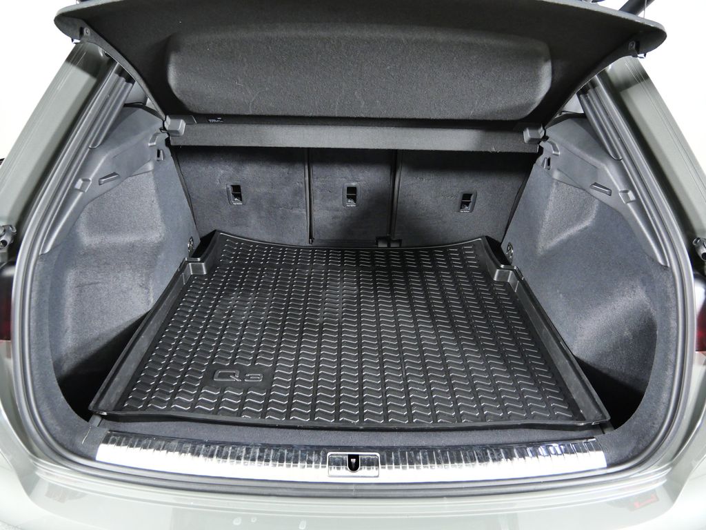 Thumbnail: 2022 Audi Q3 - 29