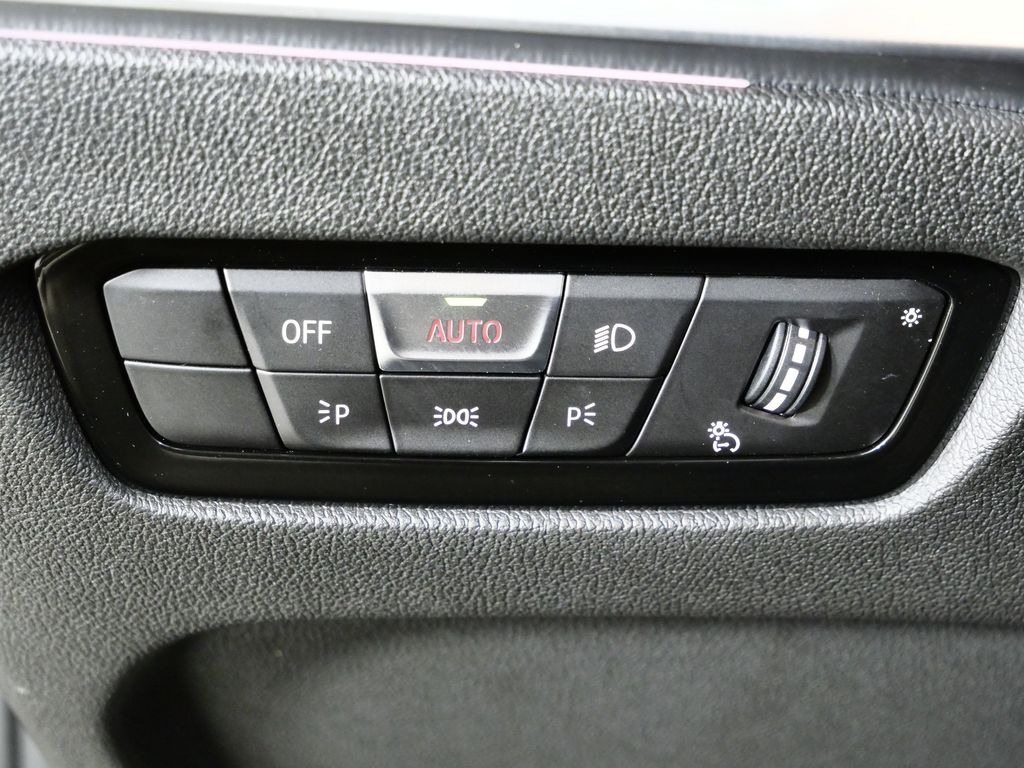 Thumbnail: 2023 BMW 3 Series - 42