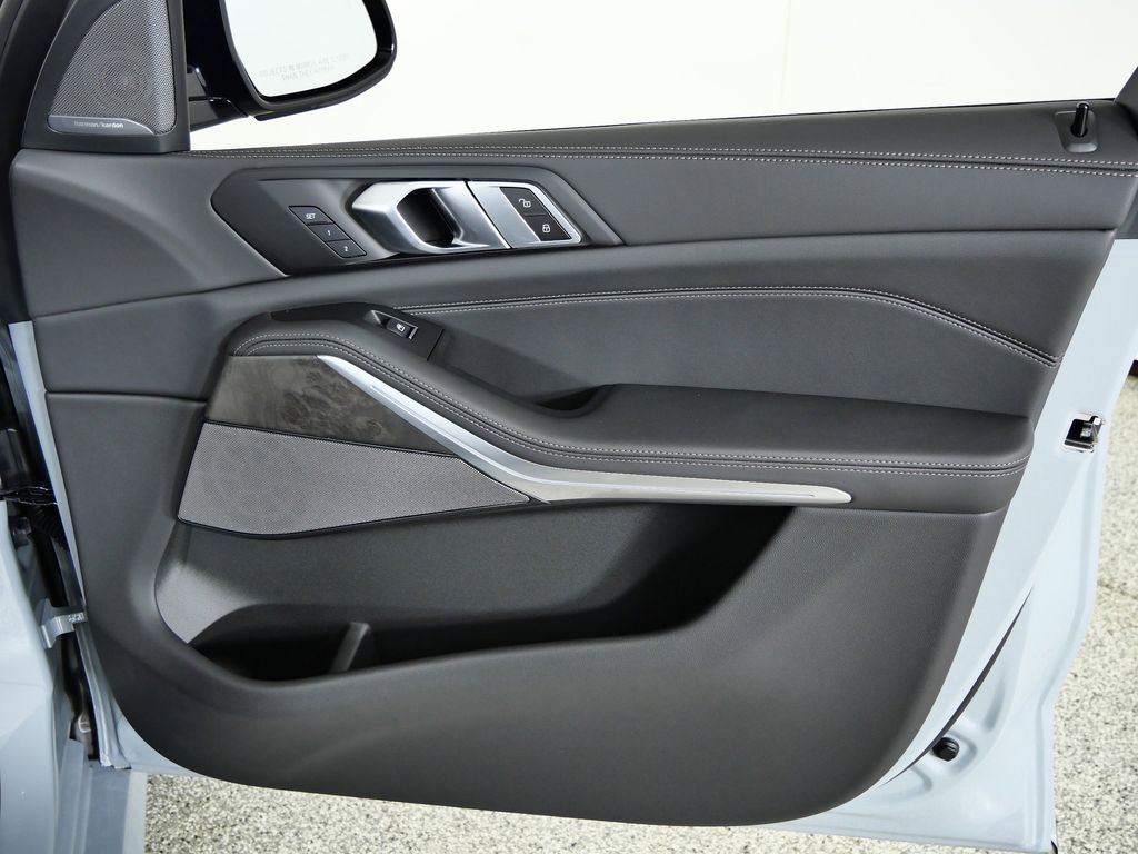 Thumbnail: 2026 BMW X7 - 19