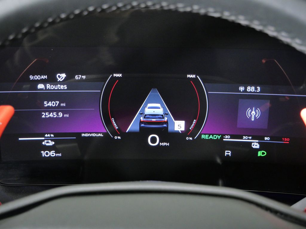 Thumbnail: 2025 Audi Q6 e-tron - 51