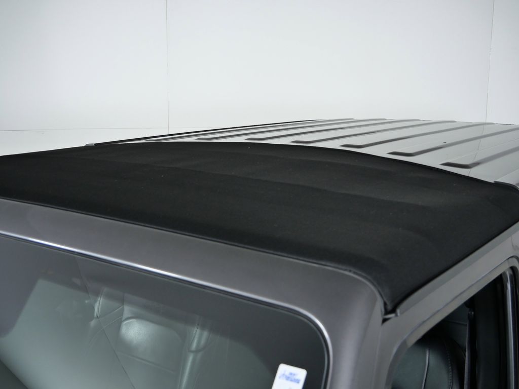 Thumbnail: 2019 Jeep Wrangler - 19