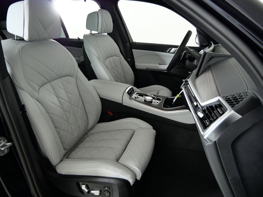 Thumbnail: 2026 BMW X5 - 21