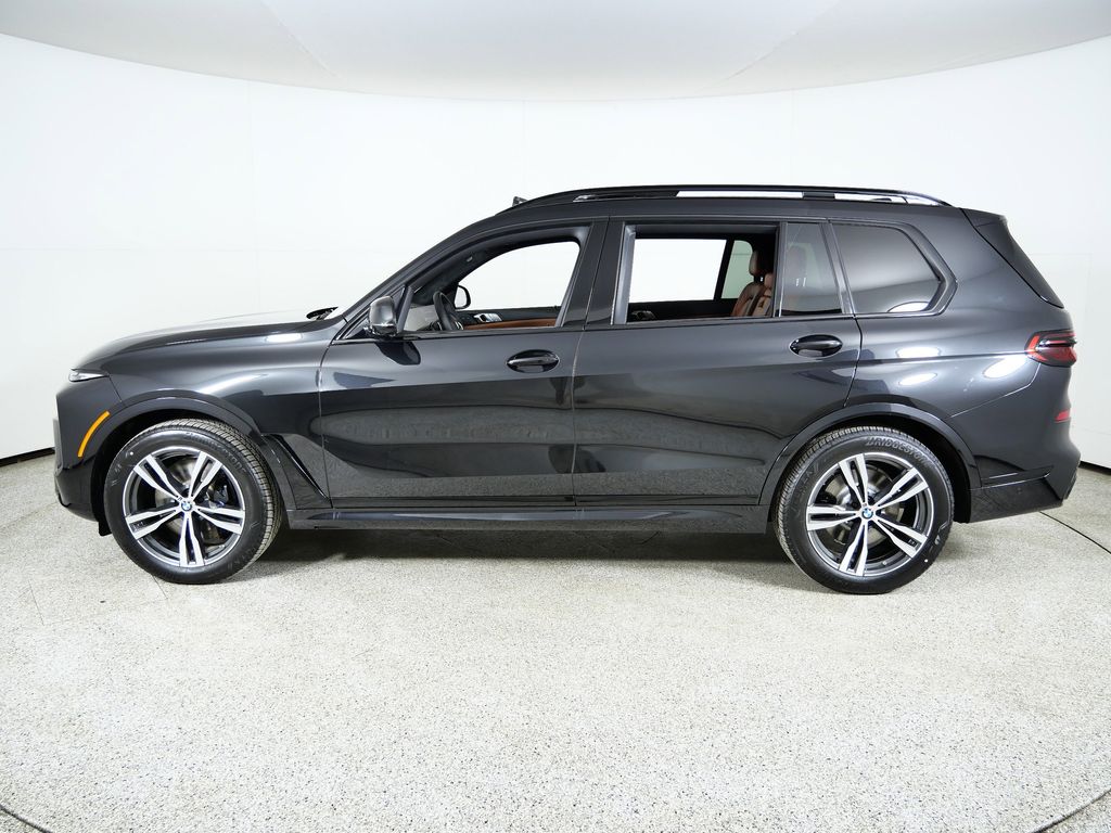 Thumbnail: 2026 BMW X7 - 15