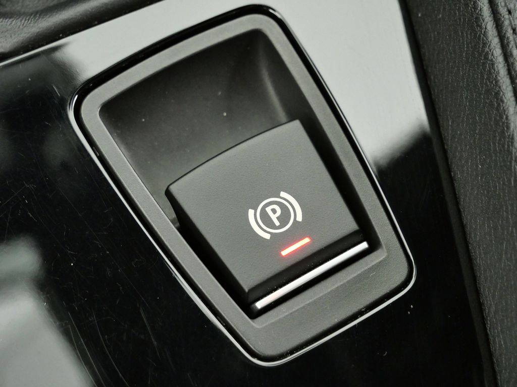 Thumbnail: 2015 BMW M6 - 47