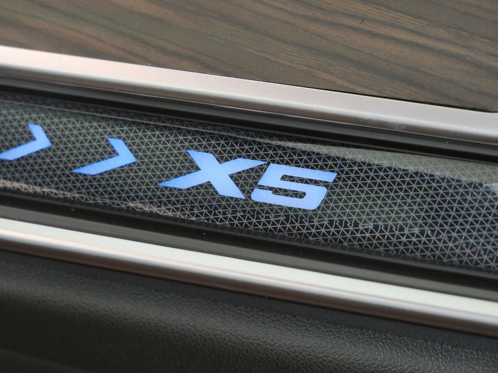 Thumbnail: 2026 BMW X5 - 24