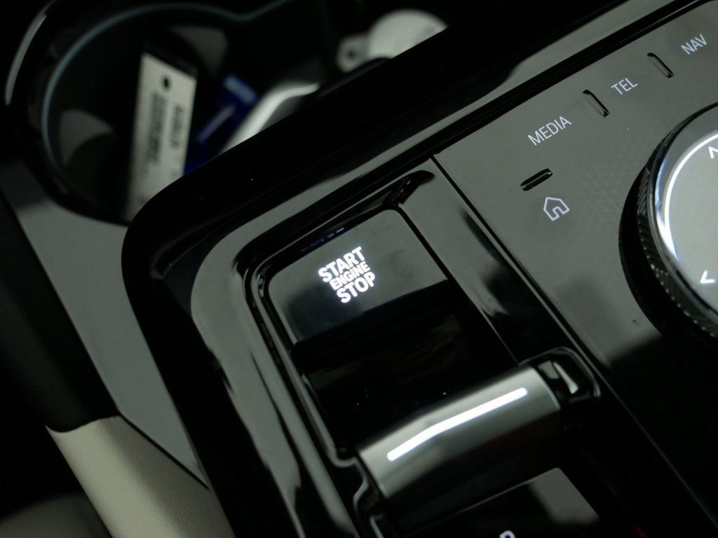 Thumbnail: 2025 BMW 5 Series - 50