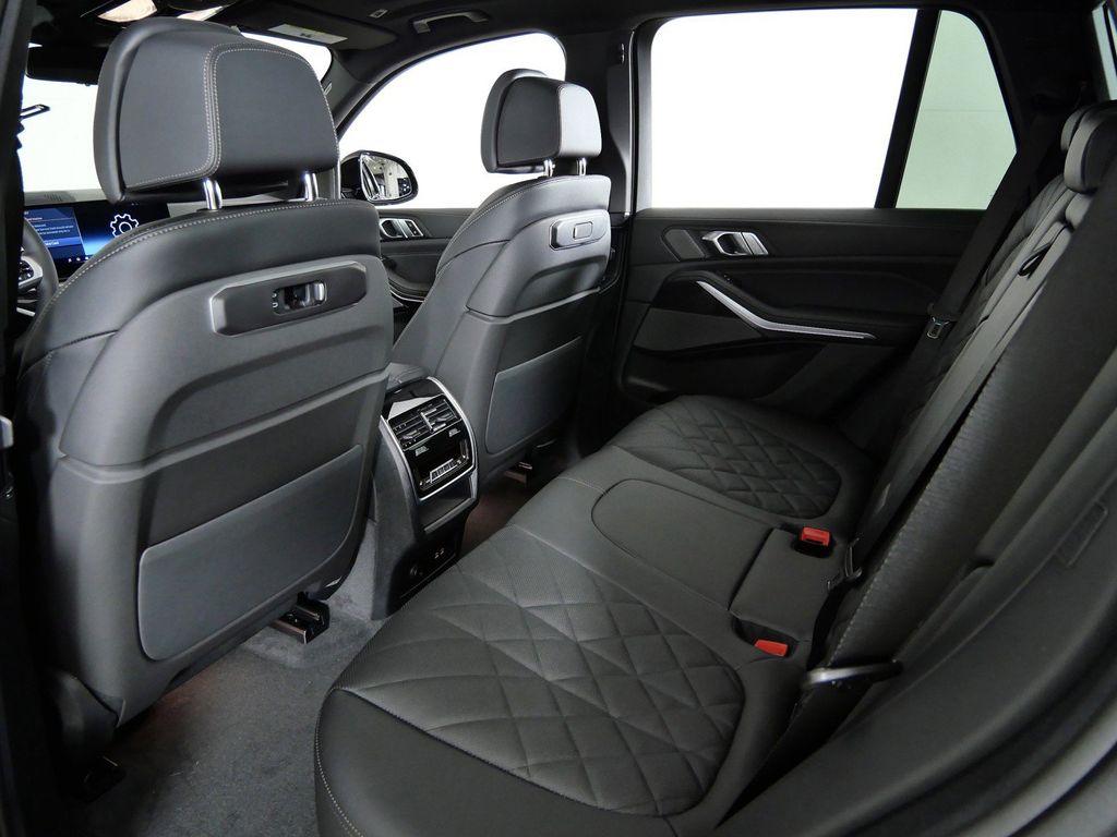 Thumbnail: 2026 BMW X5 - 32