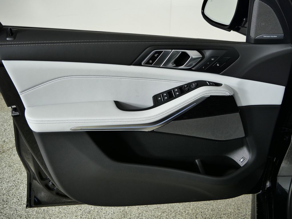 Thumbnail: 2026 BMW X5 - 34