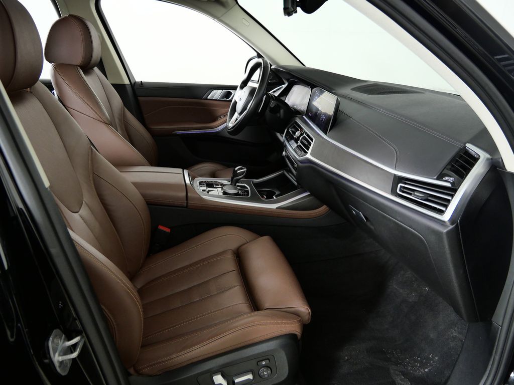 Thumbnail: 2020 BMW X7 - 21