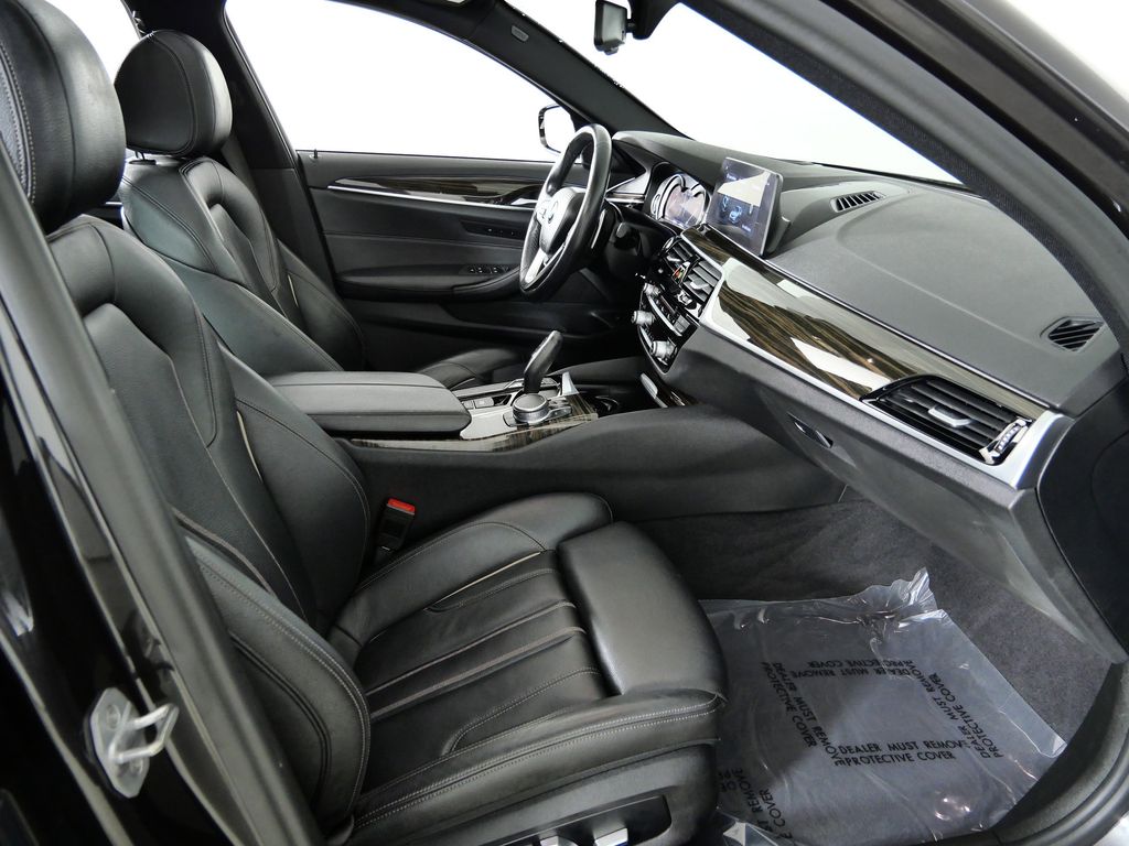 Thumbnail: 2018 BMW 5 Series - 21