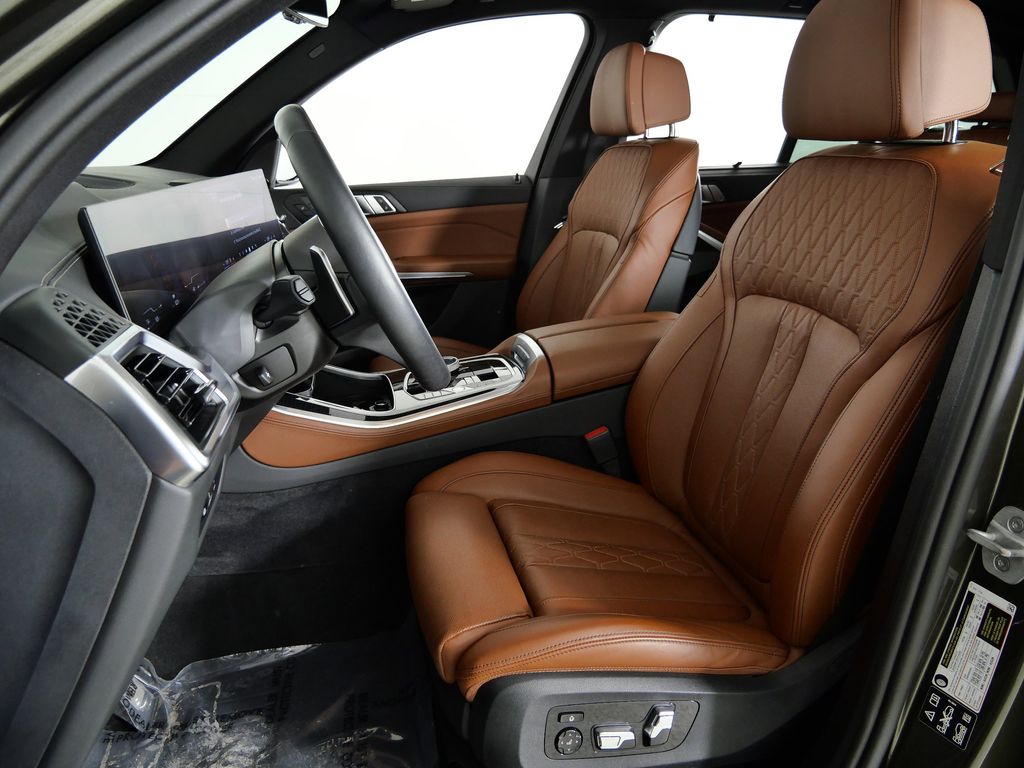 Thumbnail: 2025 BMW X5 - 41