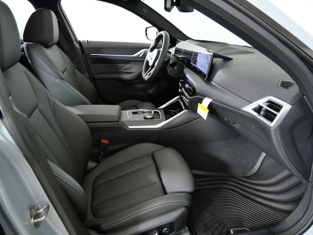 Thumbnail: 2026 BMW i4 - 20