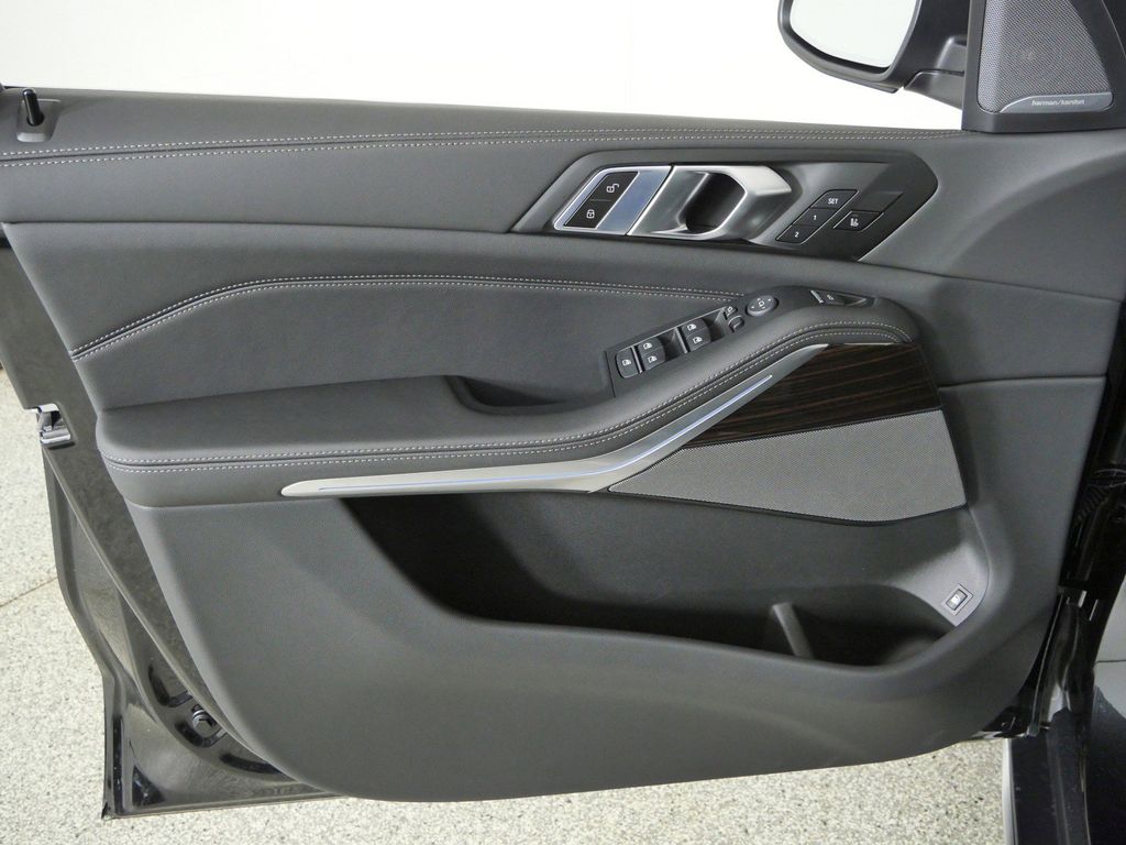 Thumbnail: 2026 BMW X5 - 34