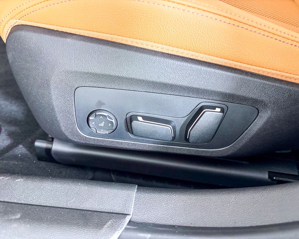 Thumbnail: 2025 BMW 3 Series - 32