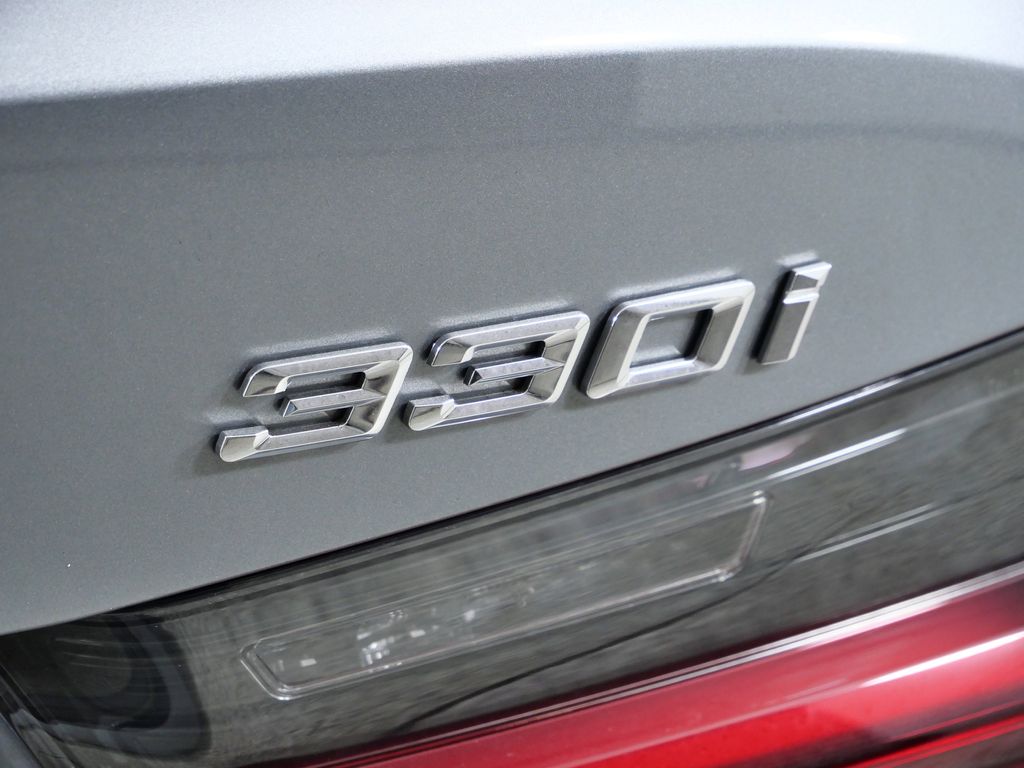 Thumbnail: 2026 BMW 3 Series - 12