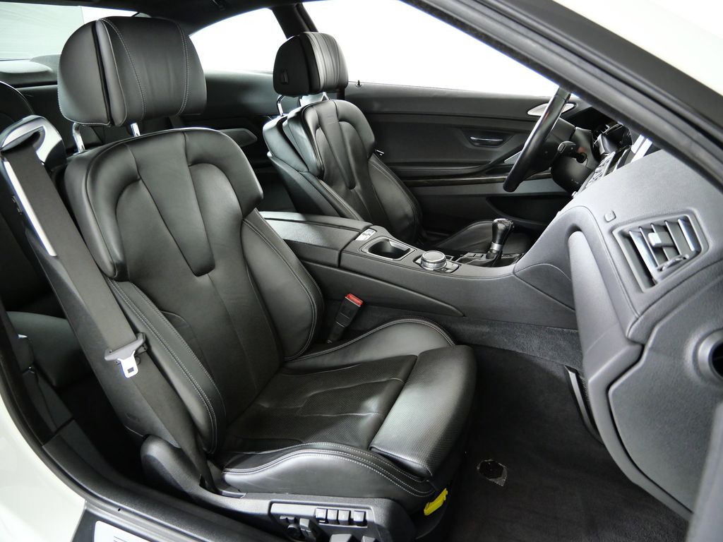 Thumbnail: 2015 BMW M6 - 21