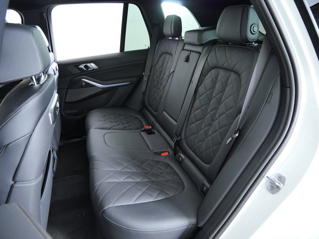 Thumbnail: 2026 BMW X5 - 30