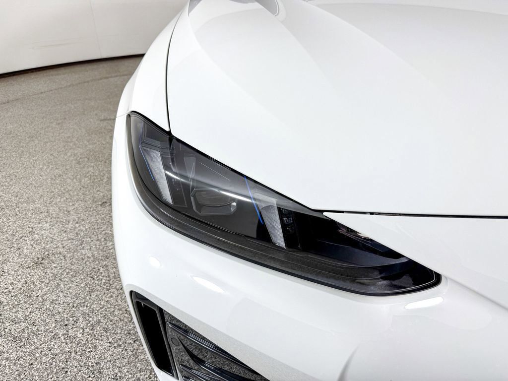 Thumbnail: 2025 BMW i4 - 9