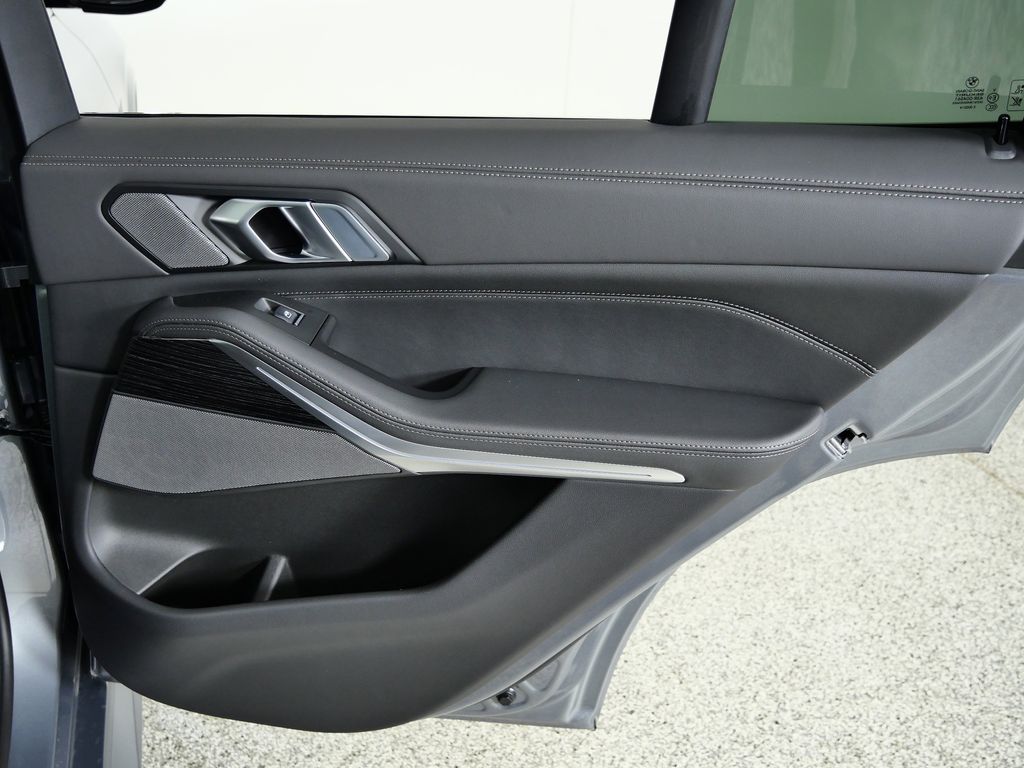 Thumbnail: 2026 BMW X5 - 25