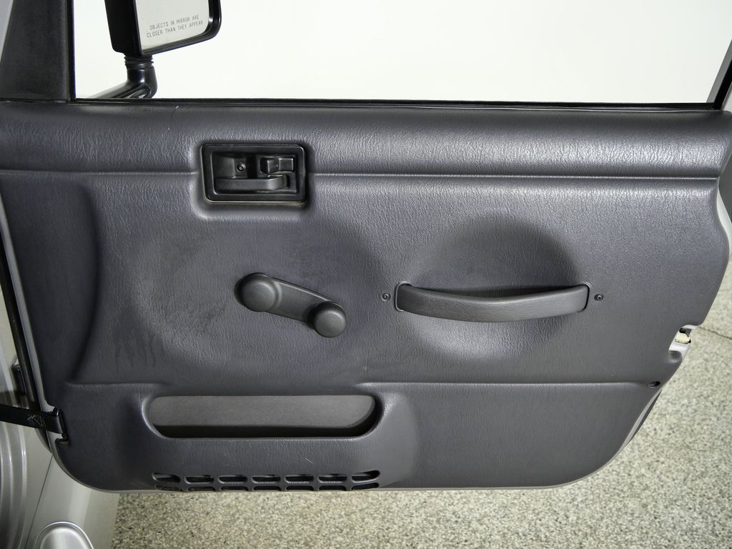 Thumbnail: 2001 Jeep Wrangler - 20