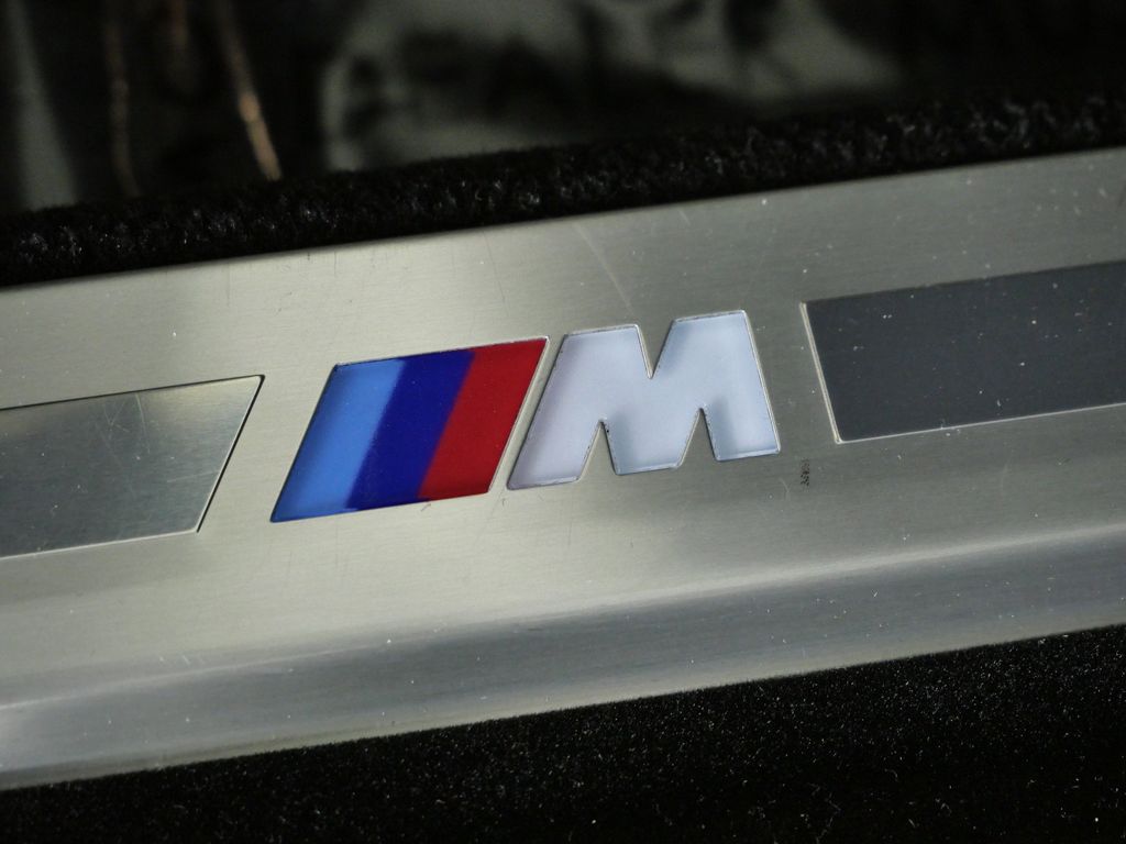 Thumbnail: 2023 BMW i7 - 25