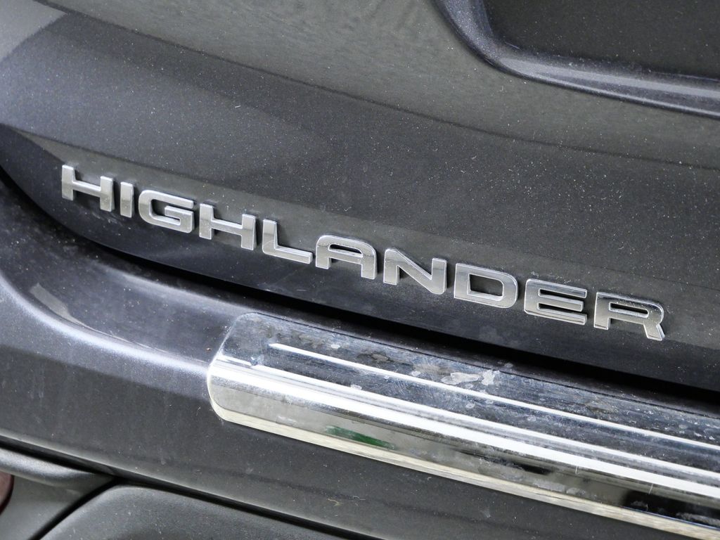 Thumbnail: 2020 Toyota Highlander - 14