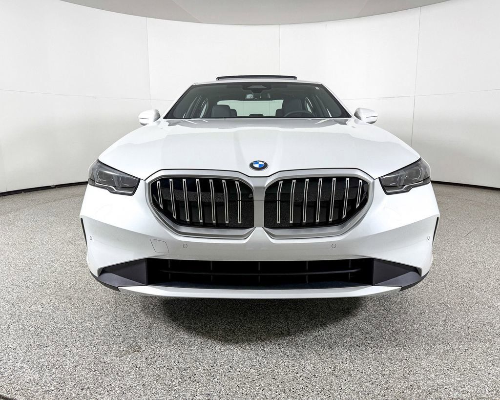 Thumbnail: 2025 BMW 5 Series - 7