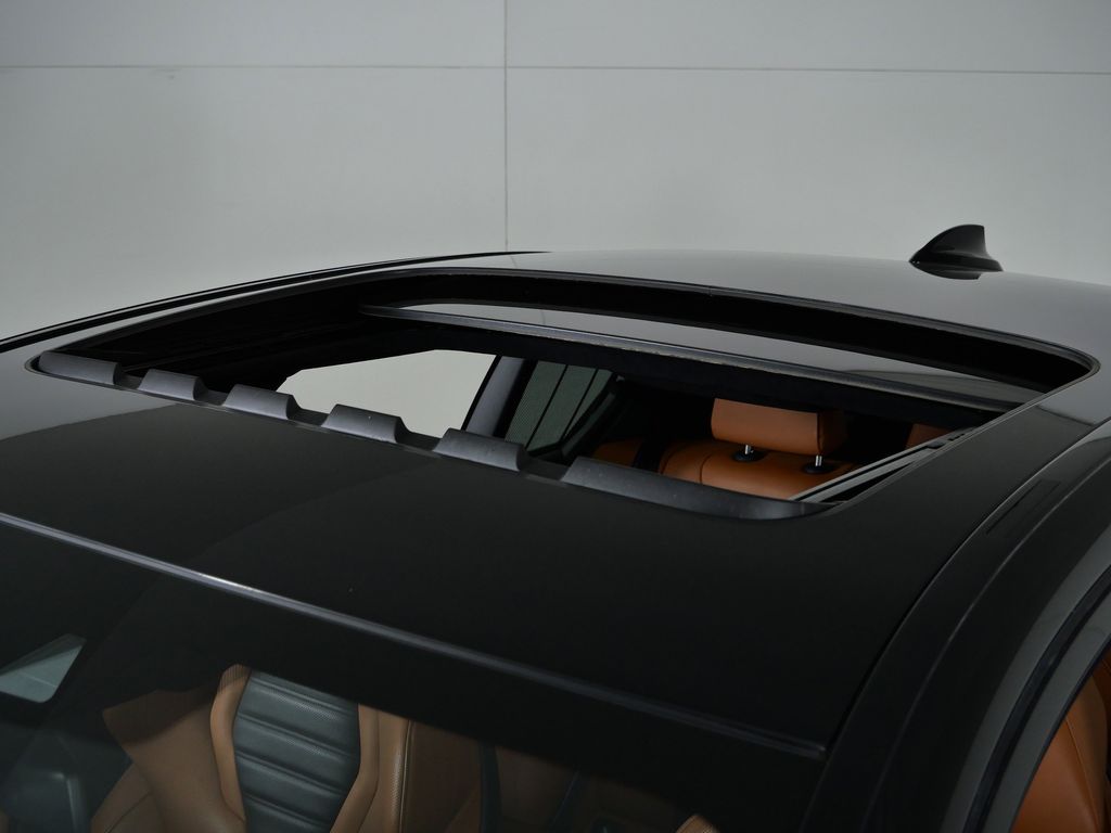 Thumbnail: 2019 BMW M5 - 18