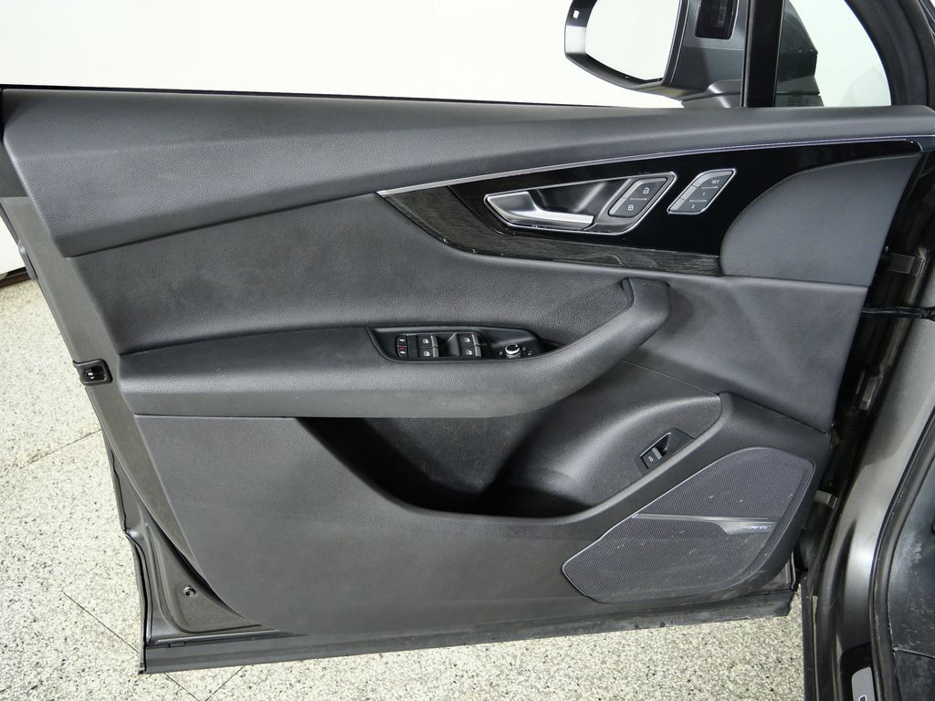 Thumbnail: 2019 Audi Q7 - 33