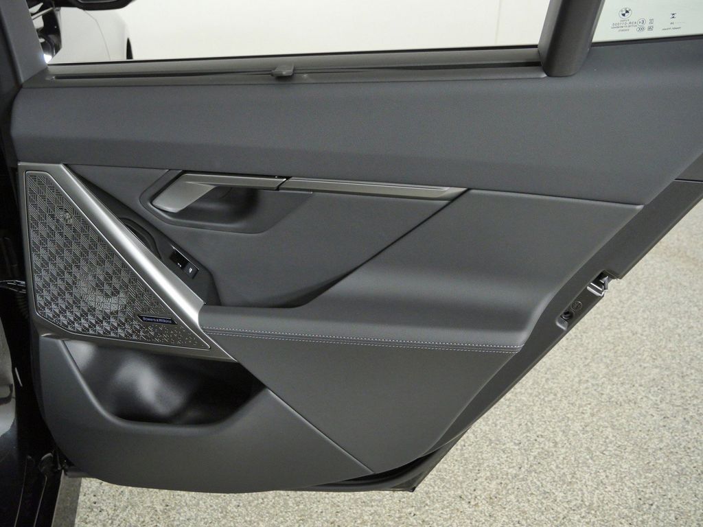 Thumbnail: 2027 BMW 5 Series - 25