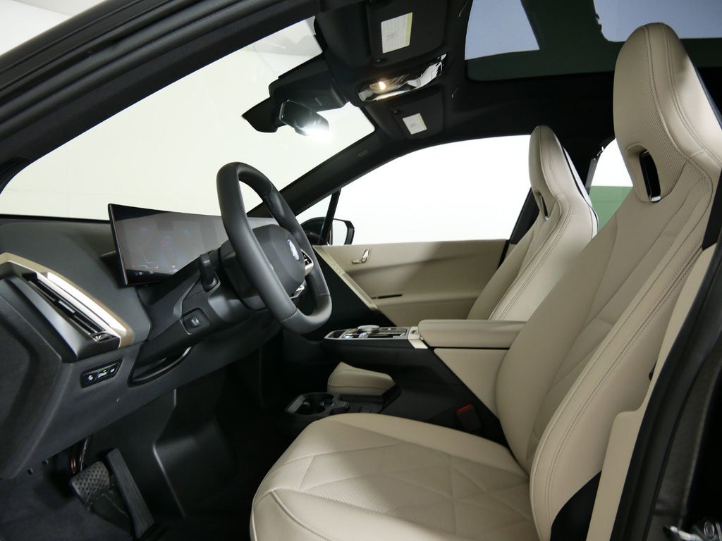 2025 BMW iX xDrive50 31