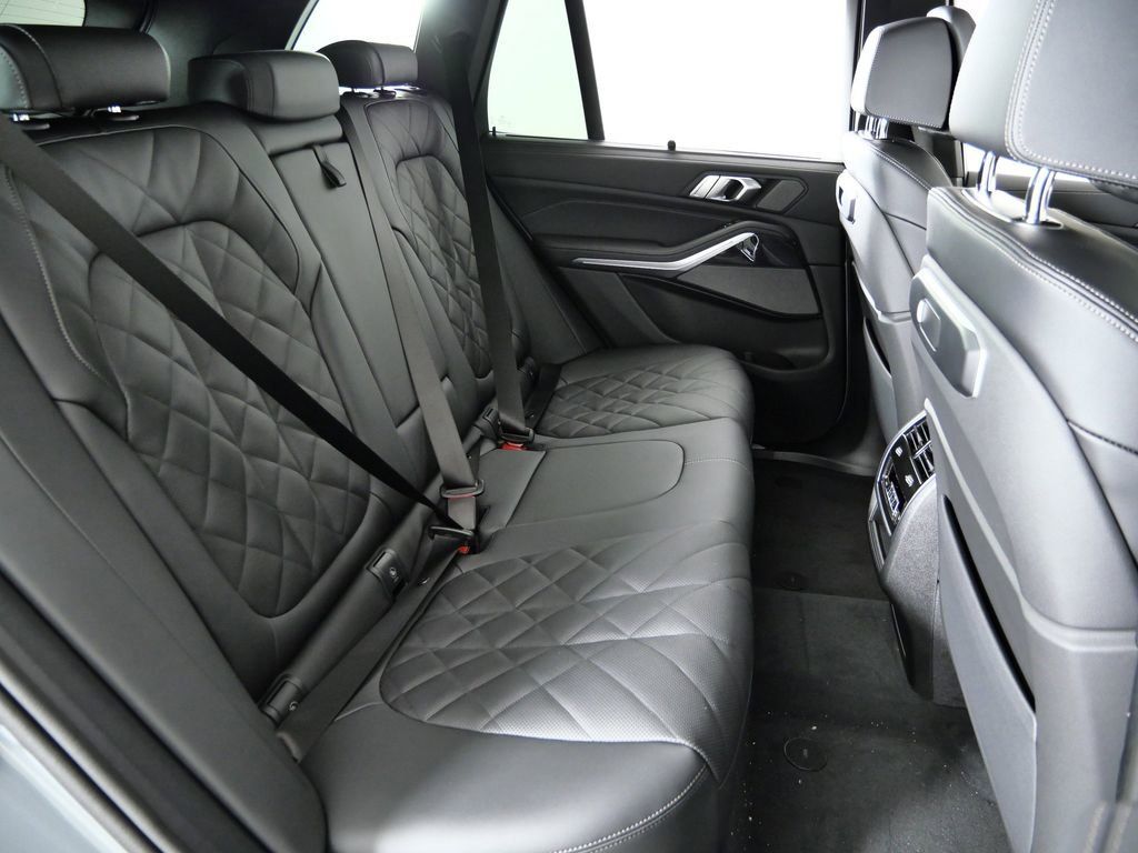 Thumbnail: 2026 BMW X5 - 29