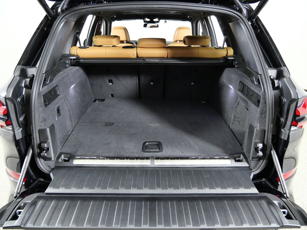 Thumbnail: 2026 BMW X5 - 28