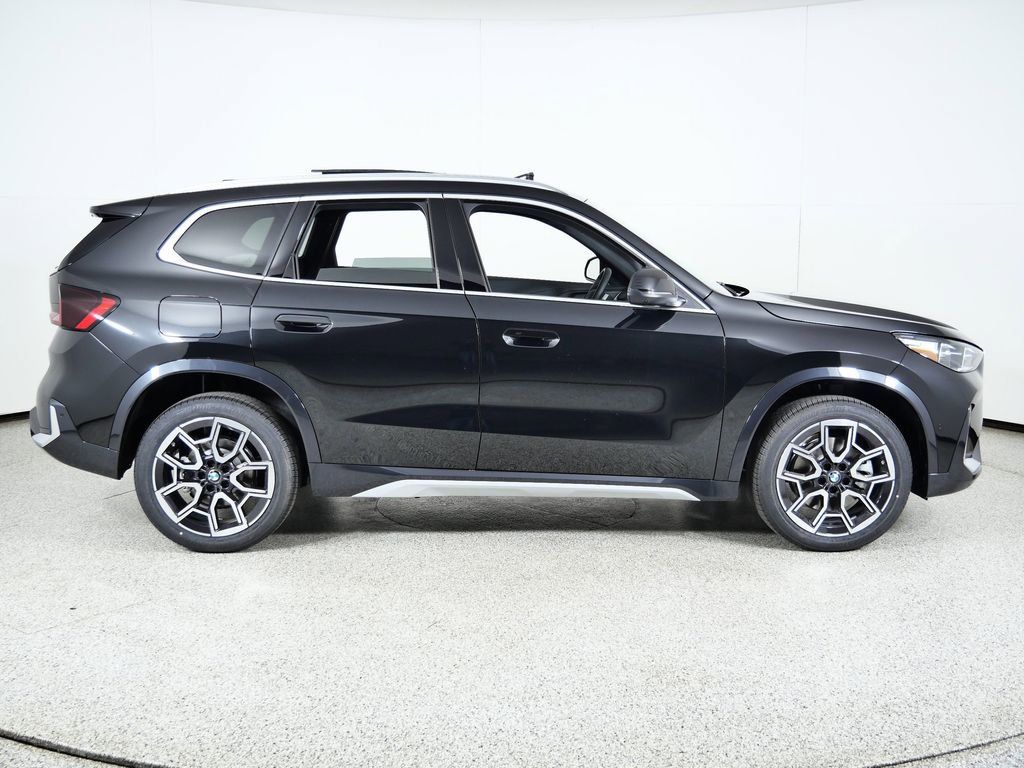 Thumbnail: 2026 BMW X1 - 10