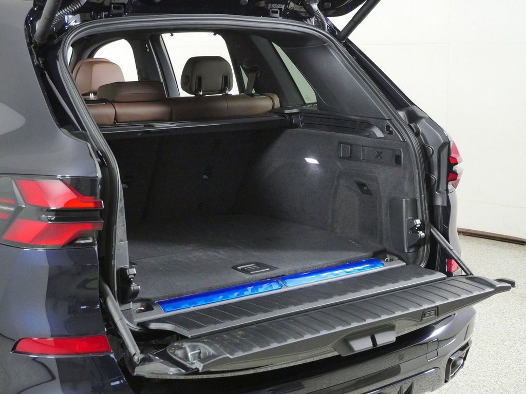 Thumbnail: 2026 BMW X5 - 29