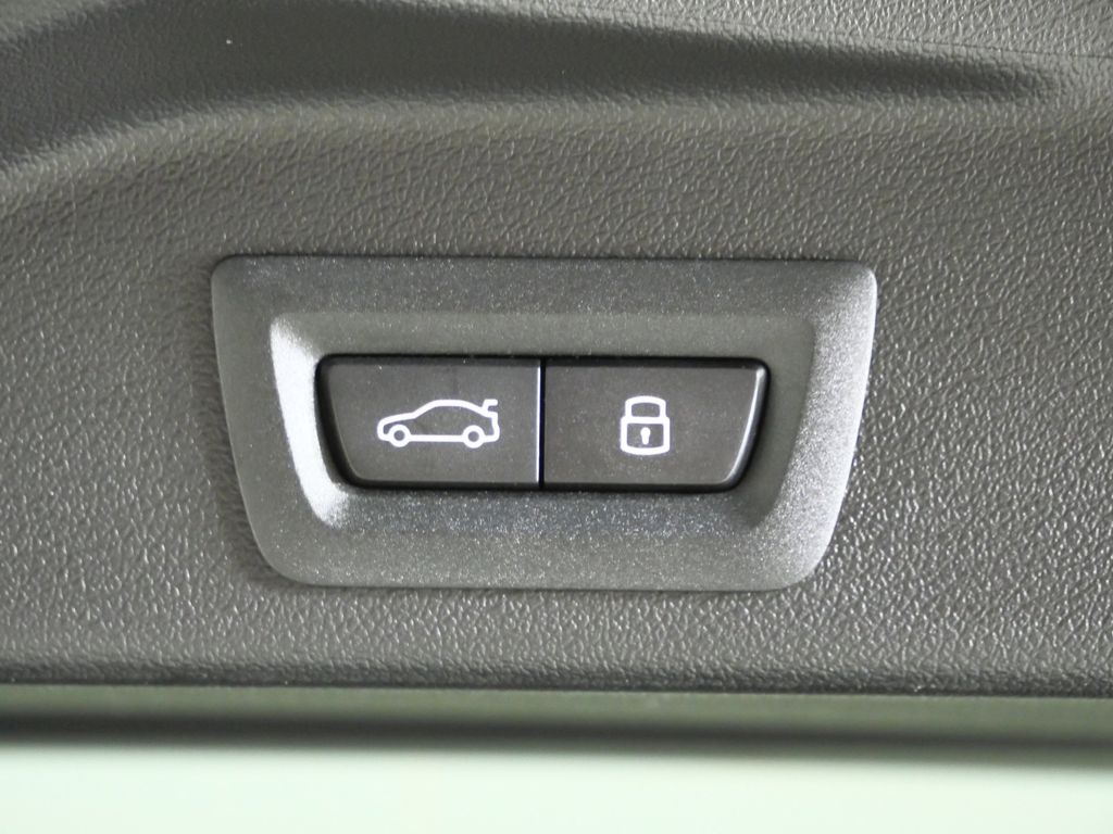 Thumbnail: 2026 BMW X5 - 30